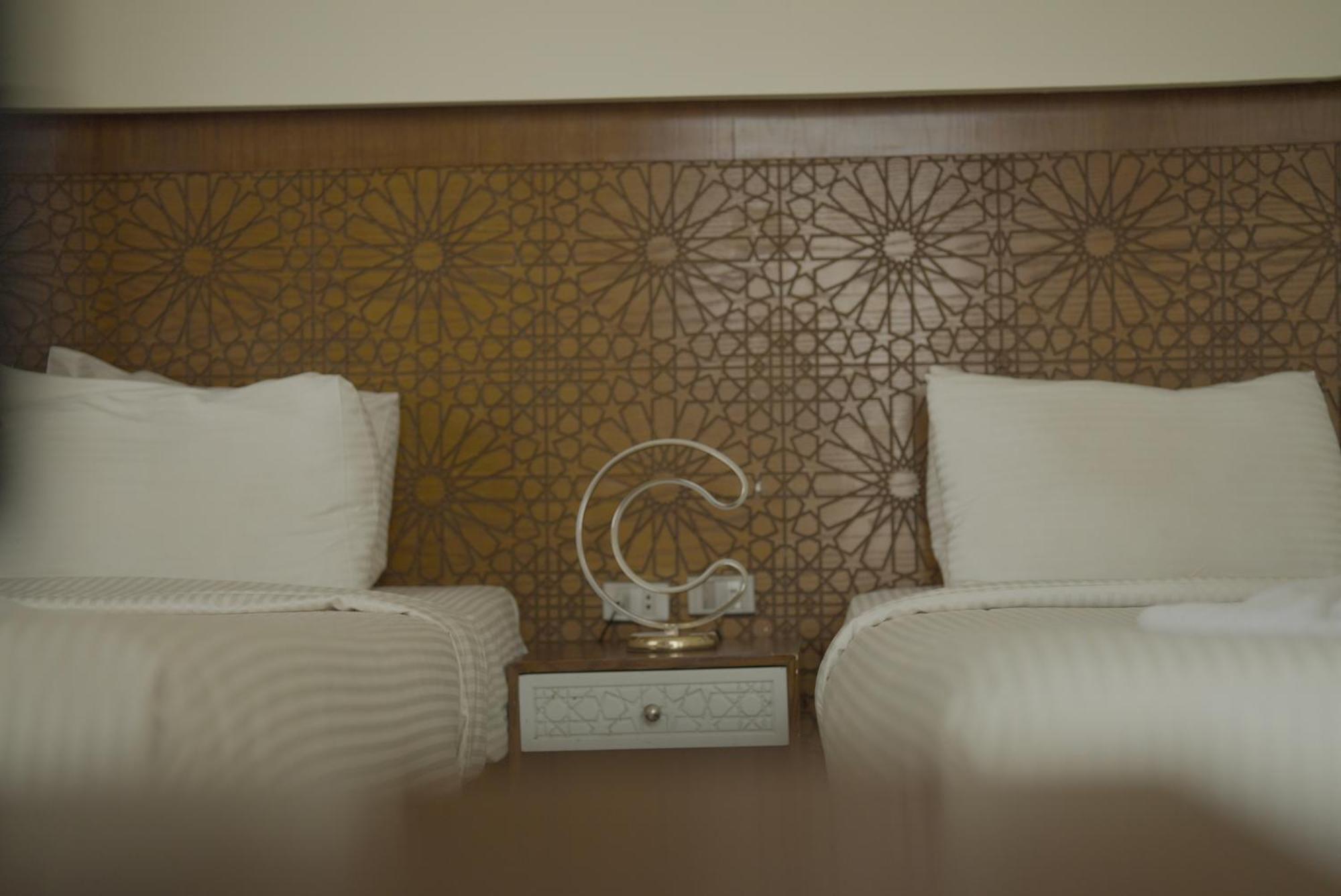 Hotel Queen Cleopatra Pyramids à Le Caire Extérieur photo